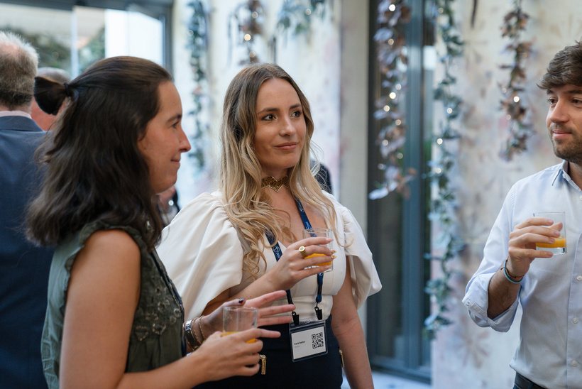 Networking durante un evento corporativo